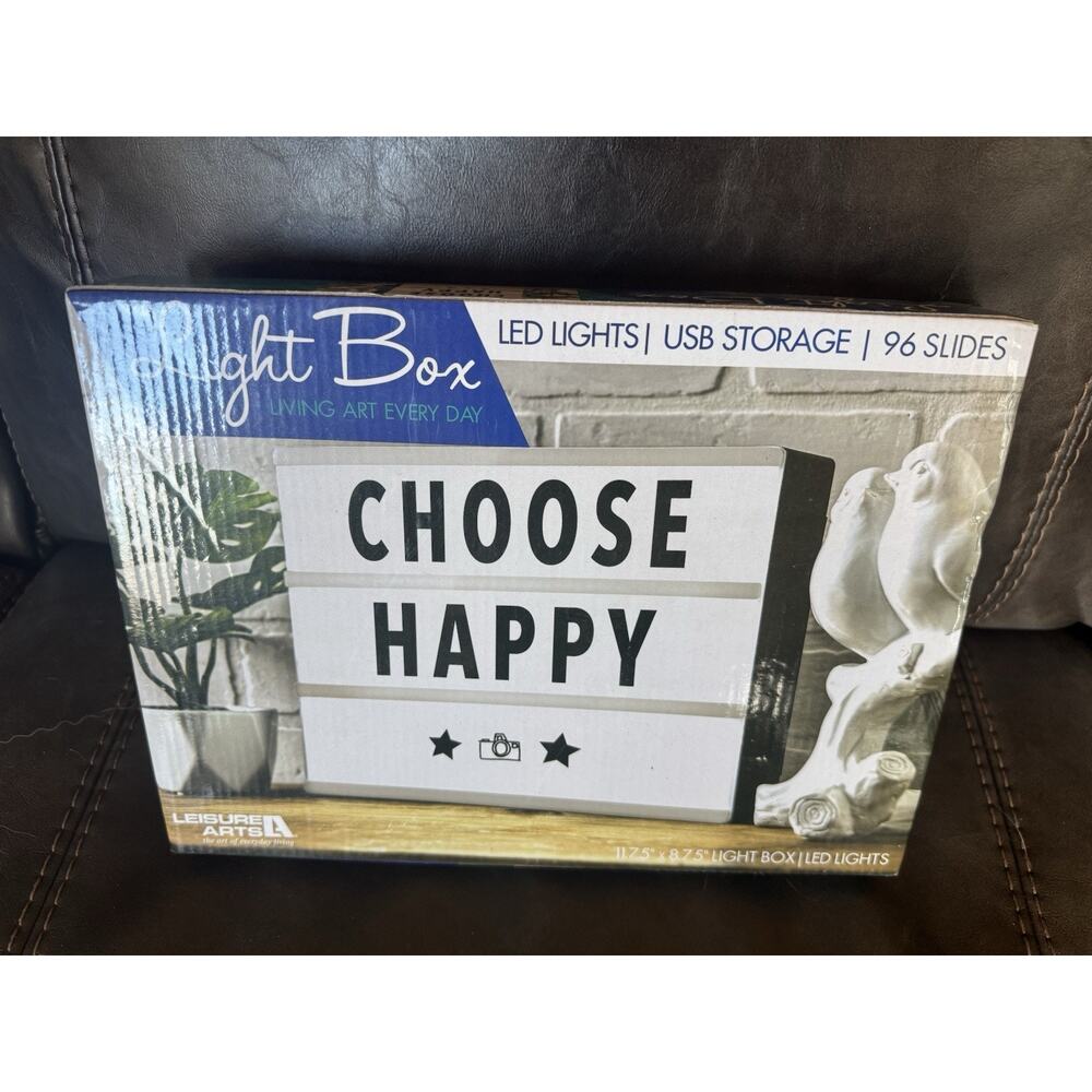 NEW Leisure Arts LED Light Box Message Board w/ 96 Letters Icons USB NIB